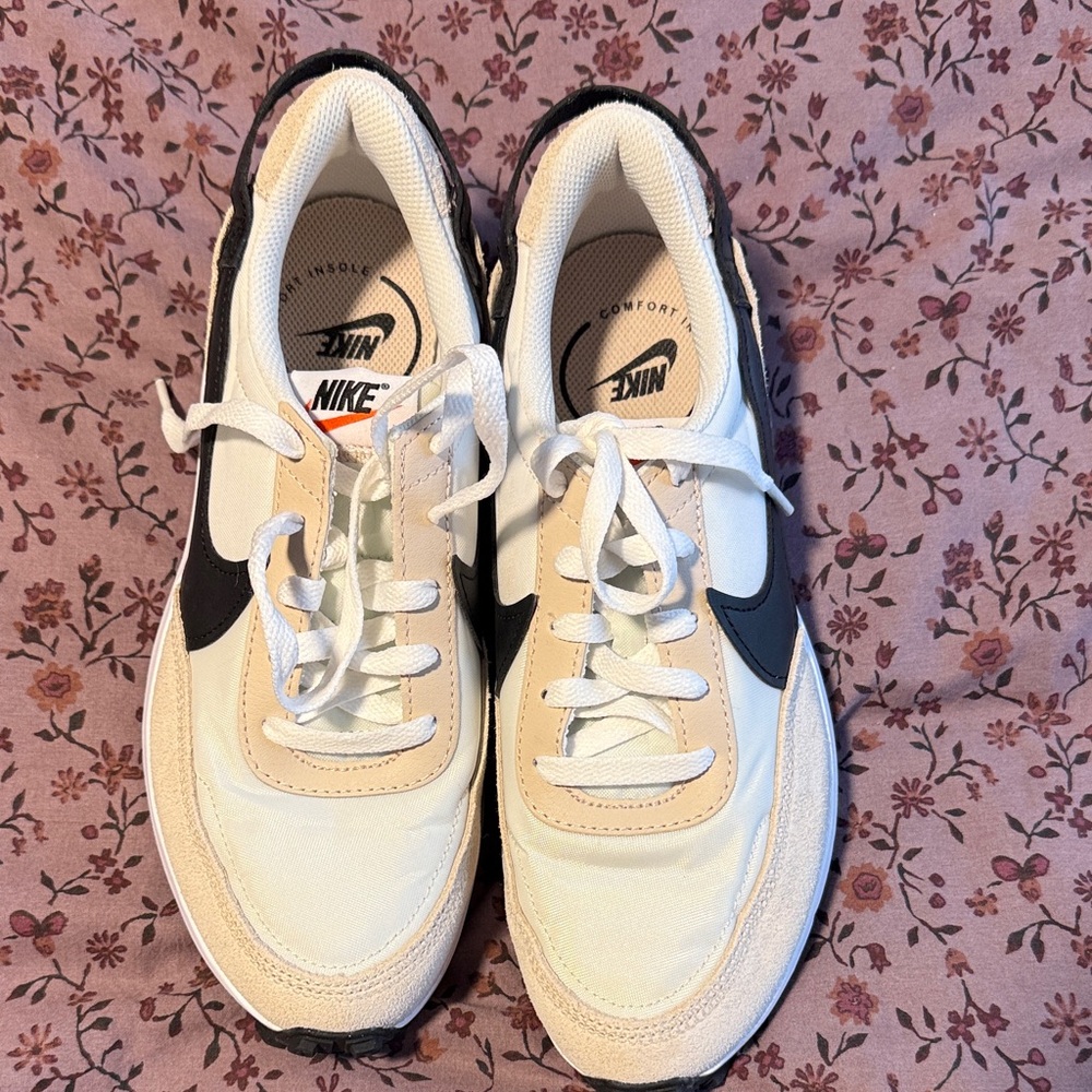 Nike Women's Cream and Black Sneakers